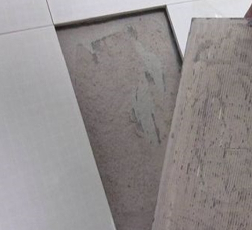 温宿瓷砖空鼓维修公司分享瓷砖铺贴时如果打浆（即涂抹在瓷砖背面和基层上的砂浆或瓷砖胶）过少，会带来以下问题